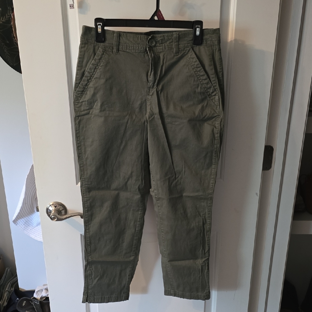Eddie Bauer Green Chinos Versatile Utility Design